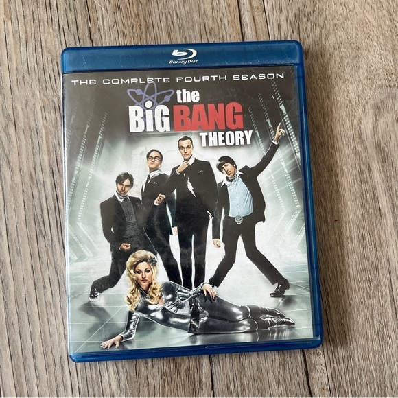 The Big Bang Theory Complete 4th Season BluRay Disc Set​ - Picture 1 of 3